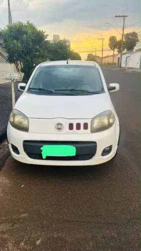Fiat Uno Sporting 1.4 EVO Fire Flex 8V 4P 2012