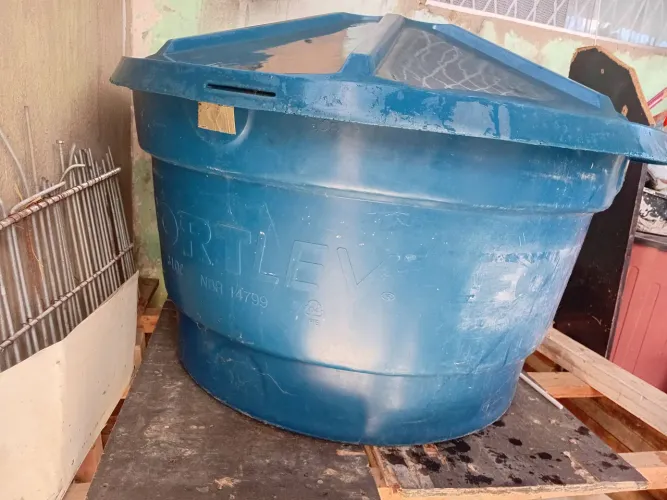 Vendo caixa dagua 120 reais