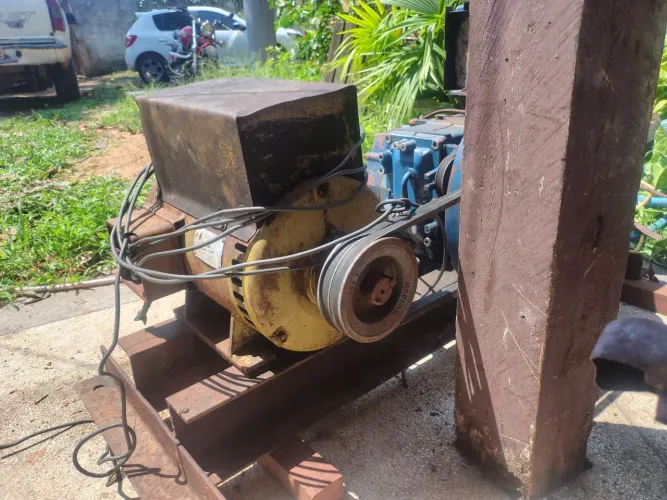 Motor Tobata 110 acoplado com gerador