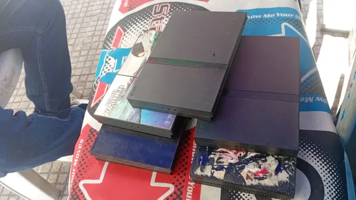 Vendo PS2 para aproveitar peças