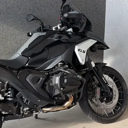GS 1300 triple black