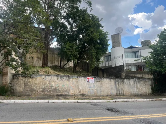 Terreno residencial para venda em Jardim Vitória Régia, 364m²
