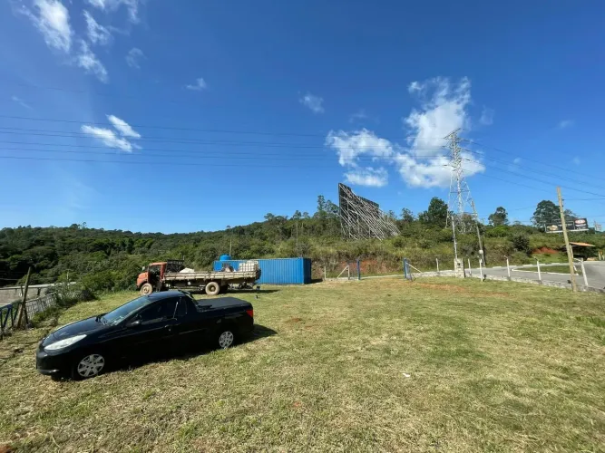 Excelente Pátio/Estacionamento - Ponto comercial Lava Rápido/Lanchonete com 10.000,00 M²