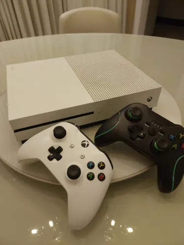 Xbox one S + red dead 2