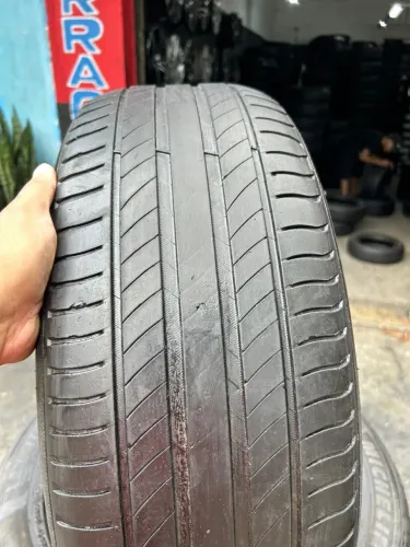 Pneu 215/55/17 michelin primacy 4 os 2 por 400,00 instalados meia vida