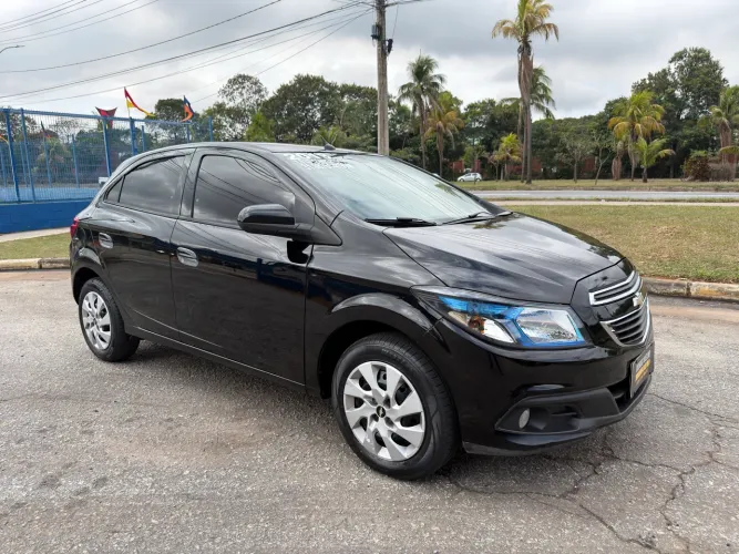 Chevrolet Onix Hatch LT 1.0 8V Flex Power Mec. 4P 2013