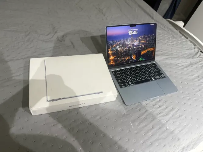 MACBOOK M4 AIR 256GB BLUE SKY