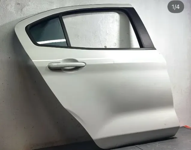 Porta traseira direita Fiat cronos
