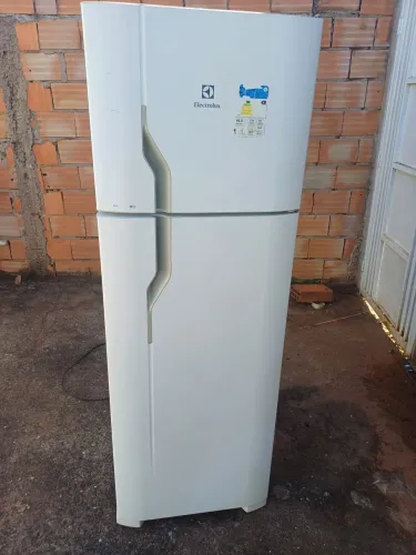Vendo geladeira electrolux 127 votts
