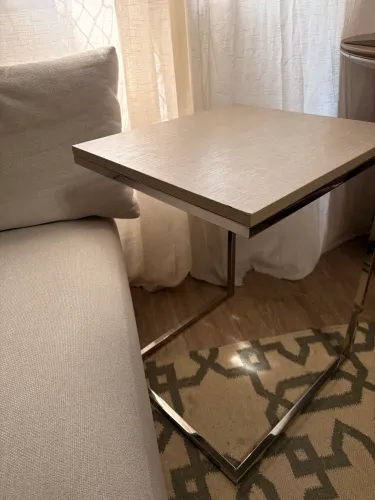 Mesa lateral da Ilustre