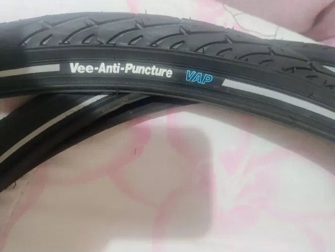 Pneu Anti Furo Bicicleta 700X42 VeeRubber Faixa Refletiva Bike Mtb Aro 29 Speed Road
