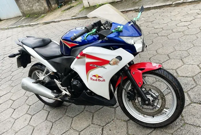  MOTO CBR 250R  ANO 2012 