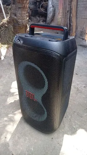 Caixa de som JBL party box club 120