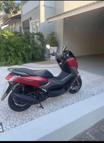 Nmax 160 vermelha
