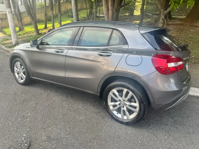 Mercedes-Benz GLA 200 Adv. 1.6/1.6 TB 16V Flex Aut. 2016