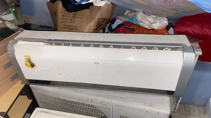 VENDO AR CONDICIONADO SEMINOVO