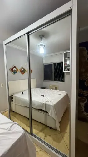 Portas com espelhos para guarda roupa