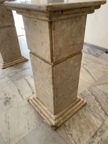 Pés de marmore para mesa. 