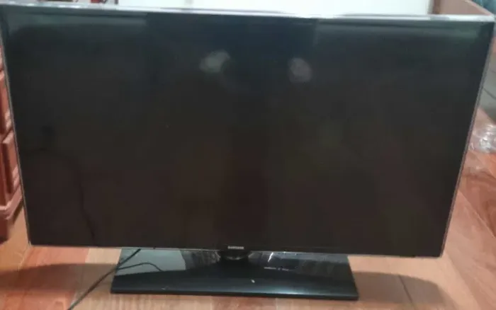 Vendo TV SAMSUNG SMART para retirada de peças