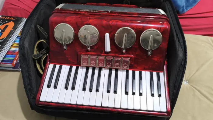 ACORDEON VERONESE 80 BAIXOS