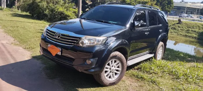 Toyota Hilux SW4 SR 4X2 2.7/ 2.7 Flex 16V Aut. 2012