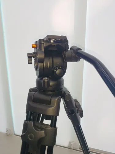 Tripé profissional E-Image AT-7402A e cabeça 7060H