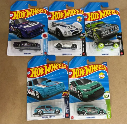 Lote com 17 Hot Wheels Mainline - Apenas Carros Reais - Lacrados