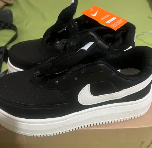 Tênis Estilo Air Force Preto e Branco Novo na Caixa