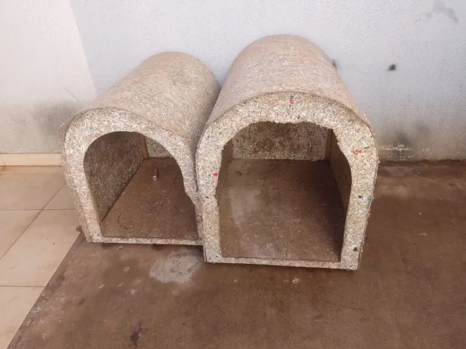CASINHAS PARA CACHORRO - MATERIAL RECICLÁVEL SUPER RESISTENTE
