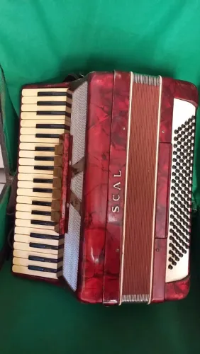 Acordeon Scala 120 baixos
