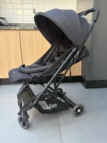 Carrinho de bebê dobrável