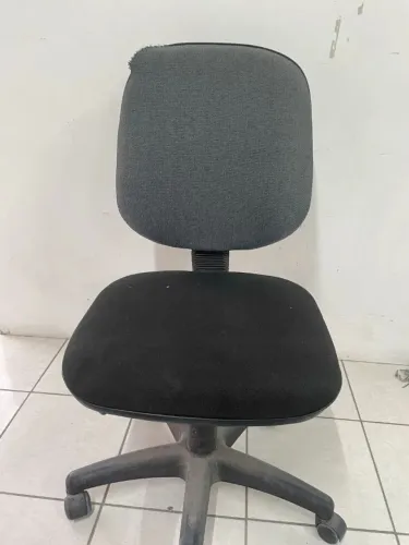 LOTE DE CADEIRAS DE ESCRITÓRIO