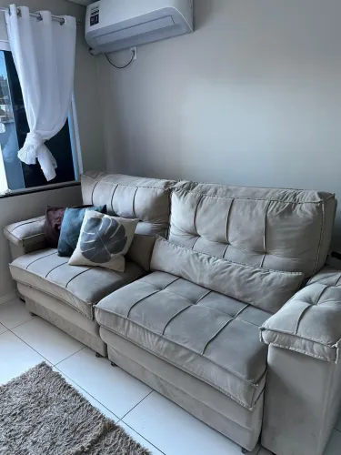 Vendo Sofá retrátil e reclinável 