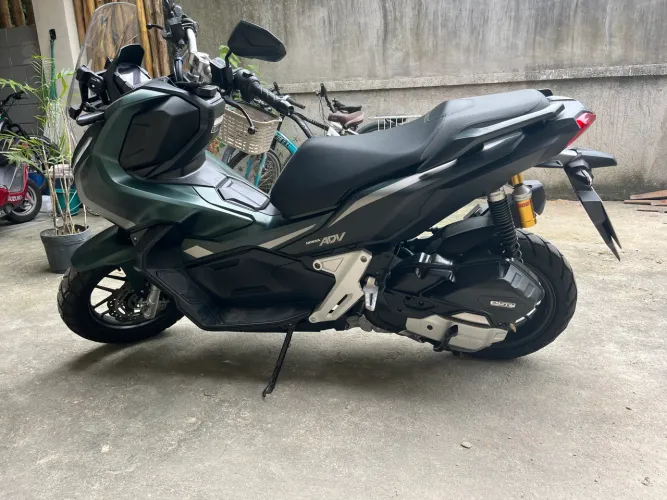 Vendo Honda ADV 2024 muito nova pouco rodada único dono