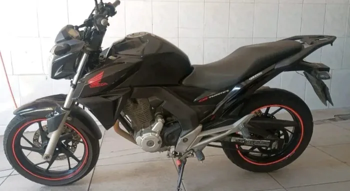 CB Twister 250 cilindrada Quitada integral