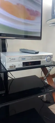 Vídeo cassete LG stéreo , mod. EC- 971 B