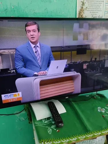 TELEVISÃO AOC 40 POLEGADA COM CONTROLE FUNCIONANDO LCD
