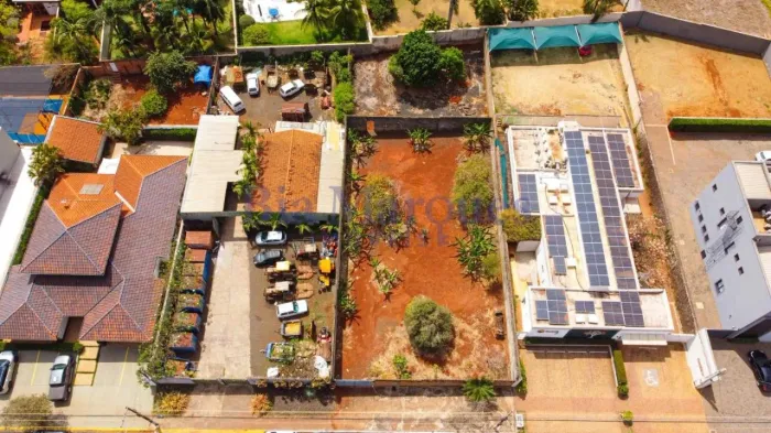 TERRENO COMERCIAL COM 1.000M² À VENDA NA AV. CARLOS CONSONI
