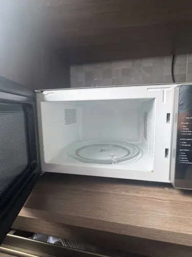 Microondas semi novo