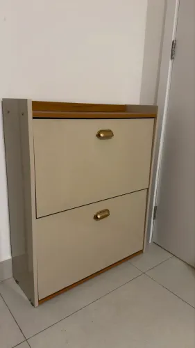 SAPATEIRA NOVA