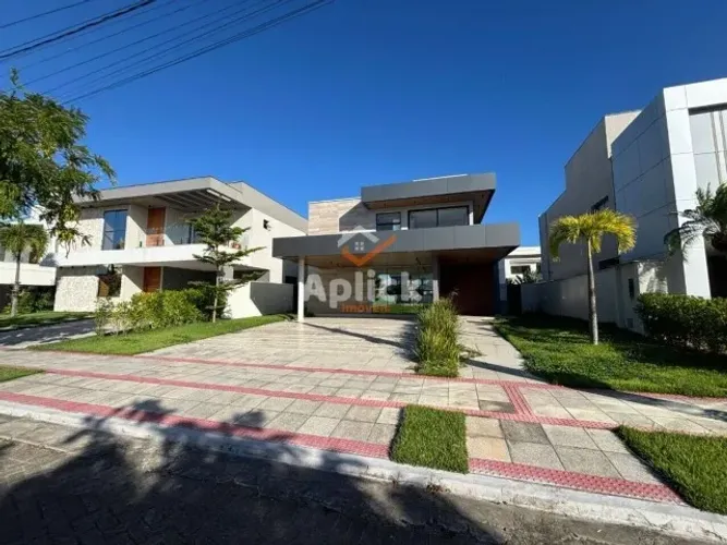 Casa Alto Padrão com 4 Quartos e 3 Suítes | 314m² | Piscina e Energia Solar | Alphaville
