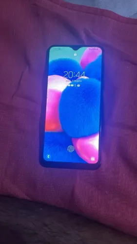 Vendo esse célula A30s comprei outro celular ele está em ótimo estado pra usa