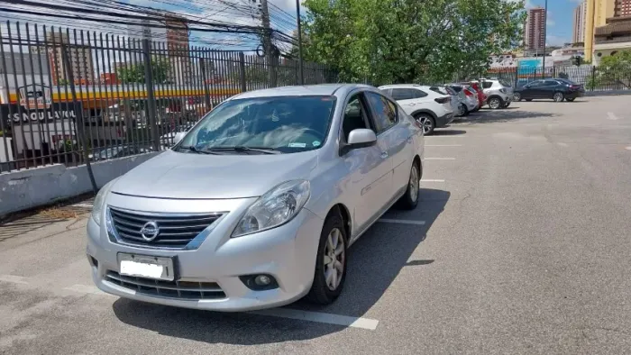 Nissan Versa SL 1.6 16V Flex Fuel 4P Mec. 2013