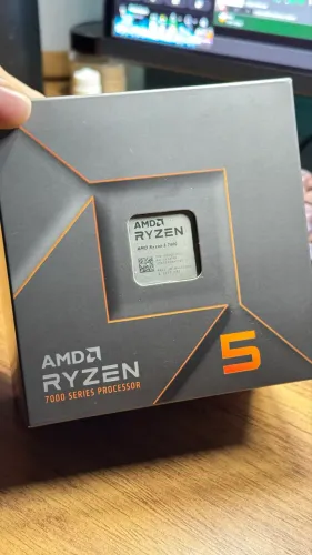 Processador AMD Ryzen 5 7600 AM5 - Excelente Estado