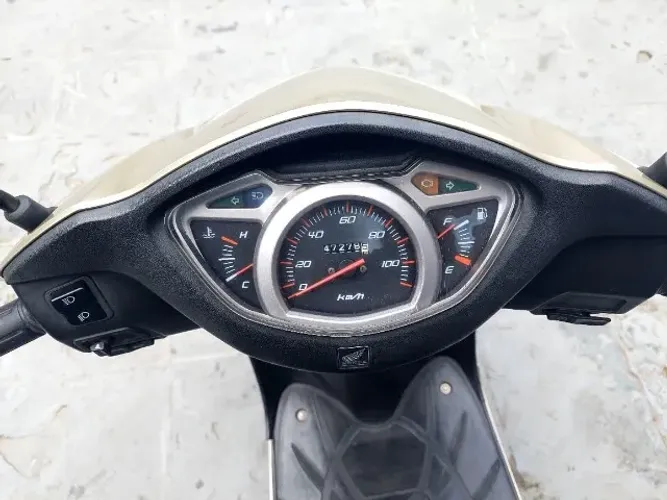 Honda Lead 110 2009/2010 - 47.700 km - Vendo ou Troco por Moto de Maior Porte, Assumo Parc