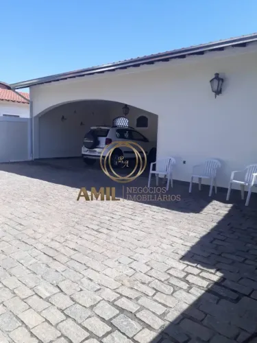 Aluga-se Casa, 293 m², 3 Quartos, 1 Suíte, 2 Vagas, Bairro Jardim Esplanada - São José dos