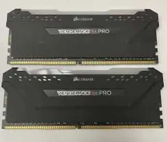 Memória RAM Corsair Vengeance Pro RGB 16GB