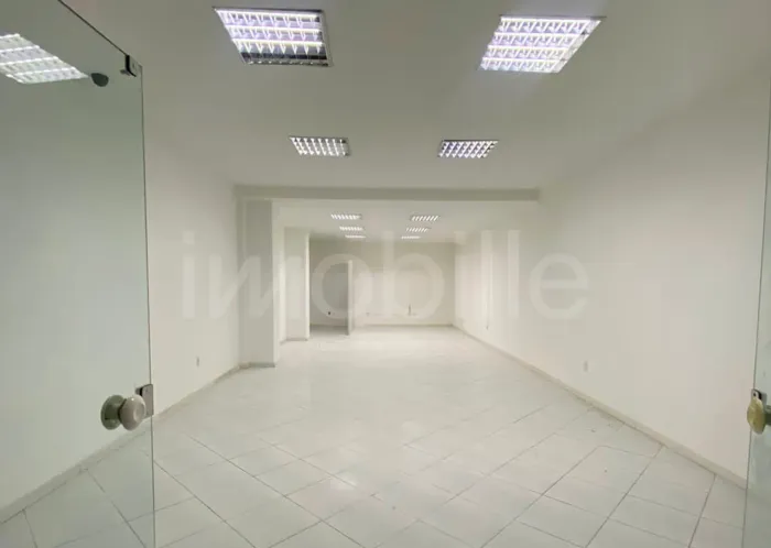 Sala comercial no Edifício Ville de Paris à venda em Itapema