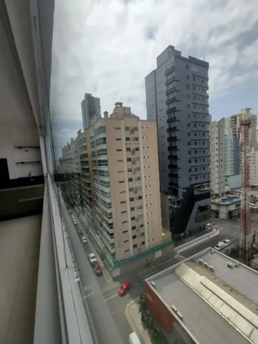 Imóvel para aluguel com 120 metros quadrados com 3 quartos em Meia Praia - Itapema - SC