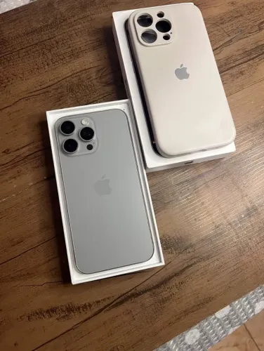 iPhone 15 Pro Max 256GB Titânio Natural - Bateria 90%